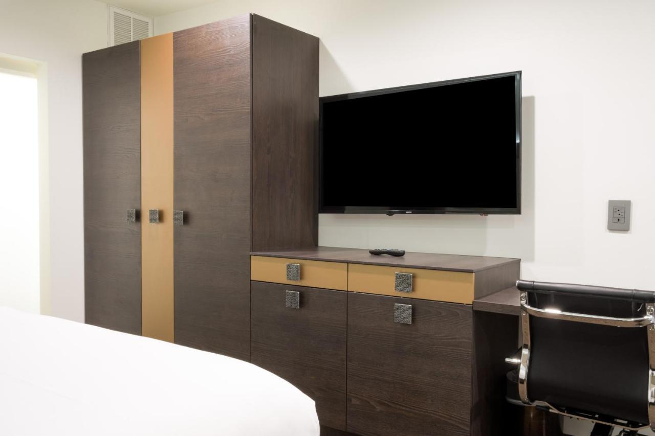 Deluxe King Room at Hotel Xilo Glendale