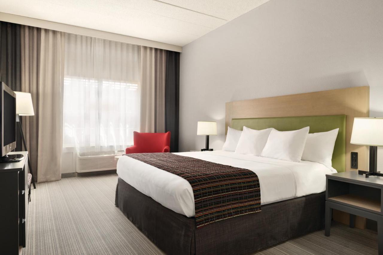 King Suite - Disability Access/Non-Smoking, Non-Pet Friendly at Country Inn & Suites by Radisson, Coralville, IA
