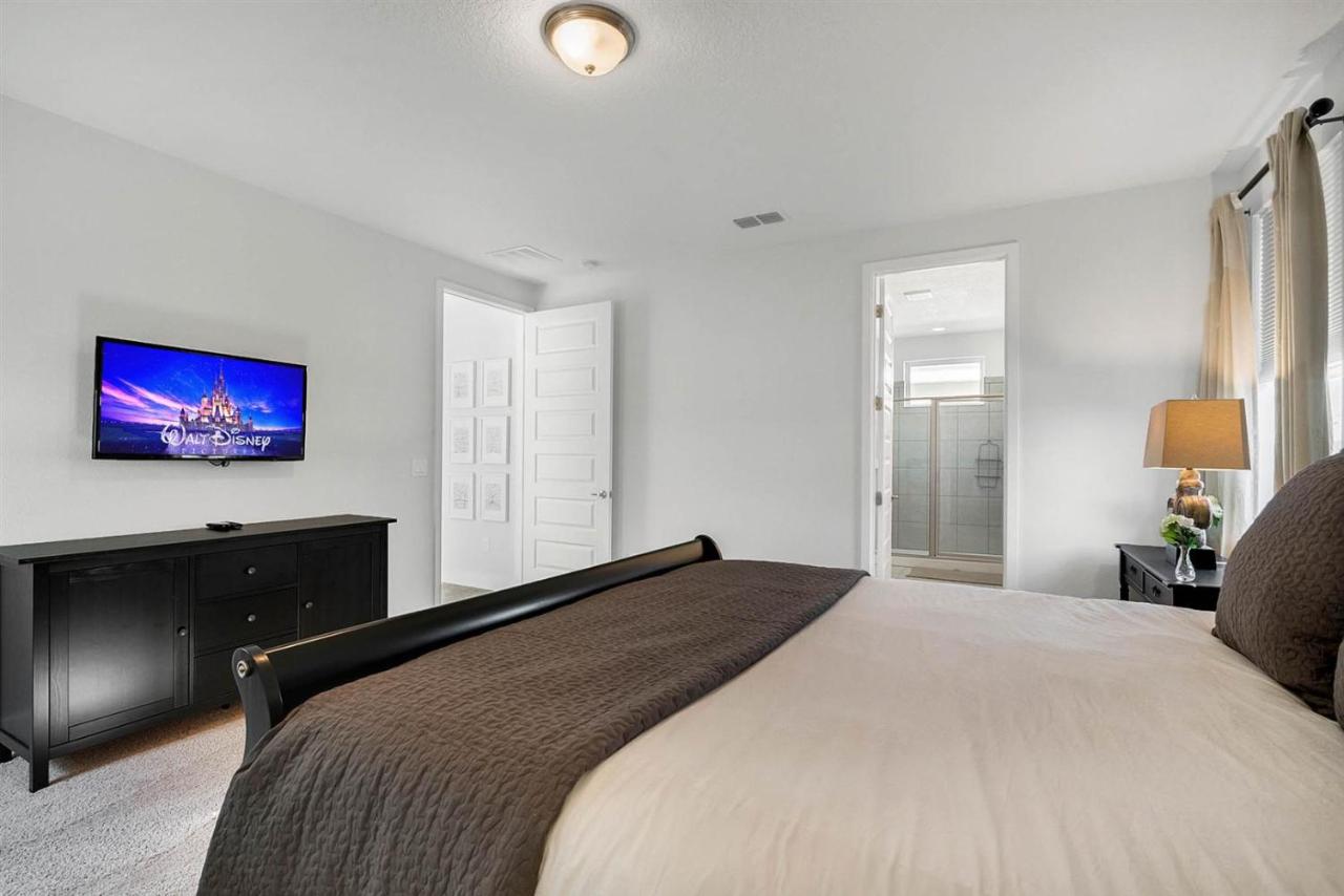 Five-Bedroom House at Encore Resort and Water Park at Reunion by Rentyl