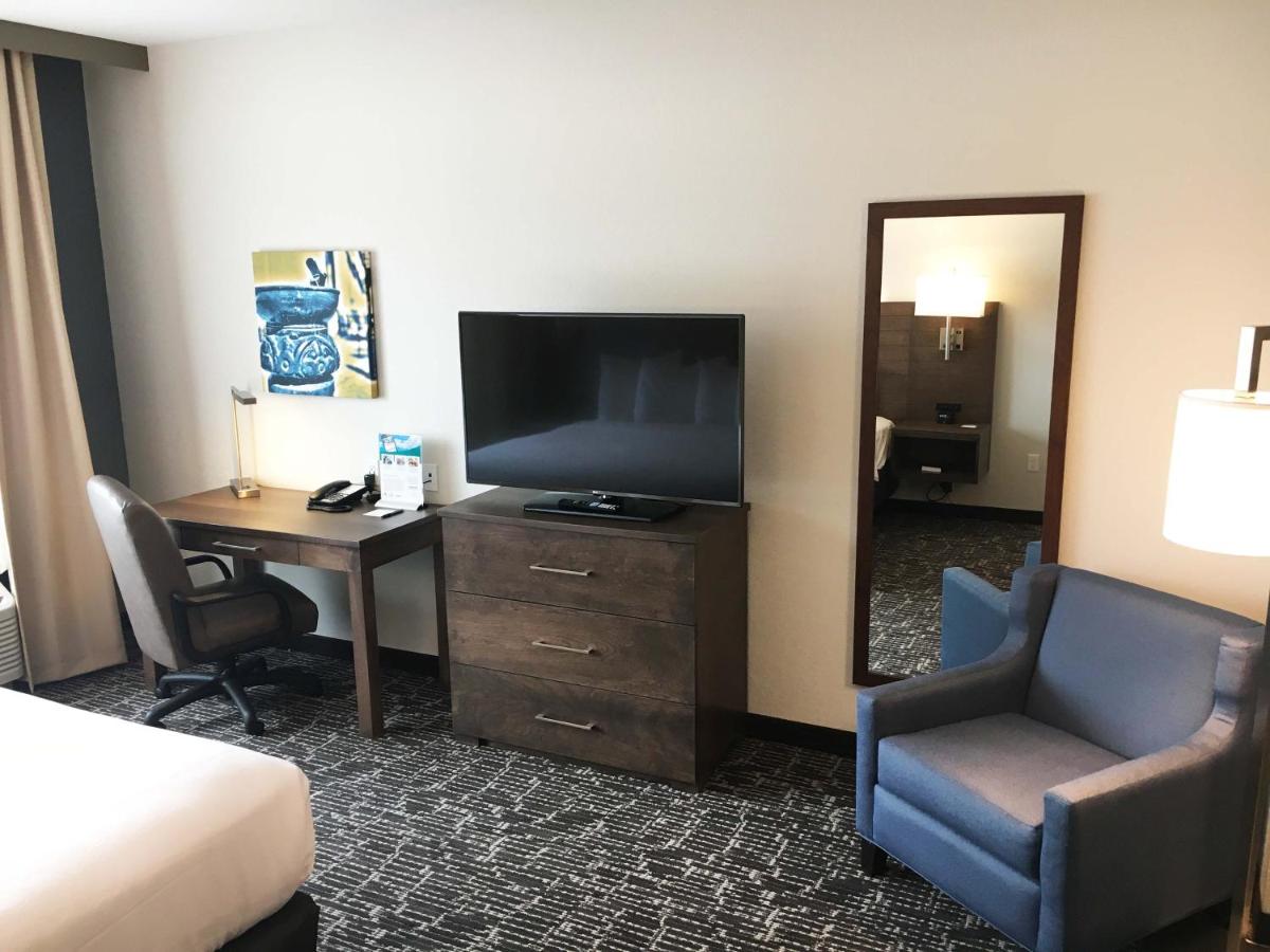 King Studio at Gundersen Hotel & Suites