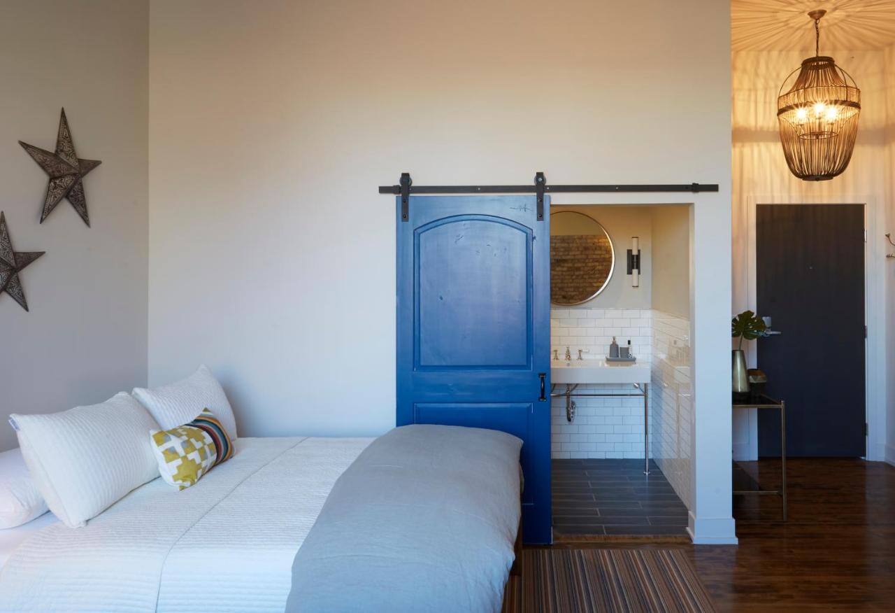 Queen Suite (Suite 3) at Kinn Guesthouse Bay View