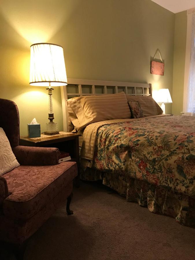 Superior King Room at The Courtland Hotel and Day Spa