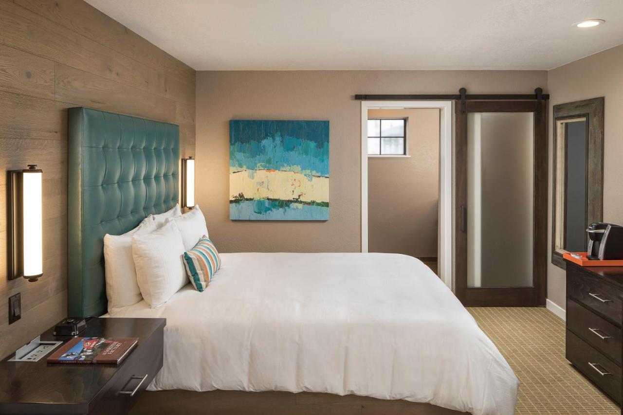 King Room at Wave Street Inn