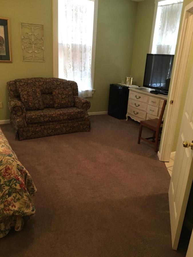 Superior King Room at The Courtland Hotel and Day Spa