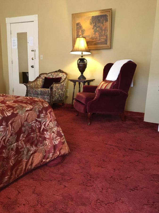 Standard King Room at The Courtland Hotel and Day Spa
