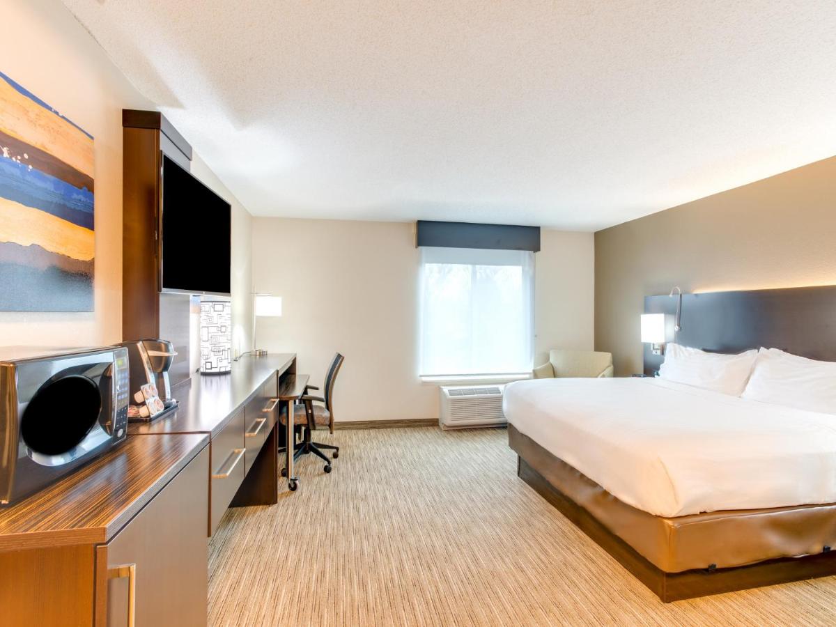 Standard Room - Non-Smoking at Holiday Inn Express Hotel & Suites Bethlehem, an IHG Hotel