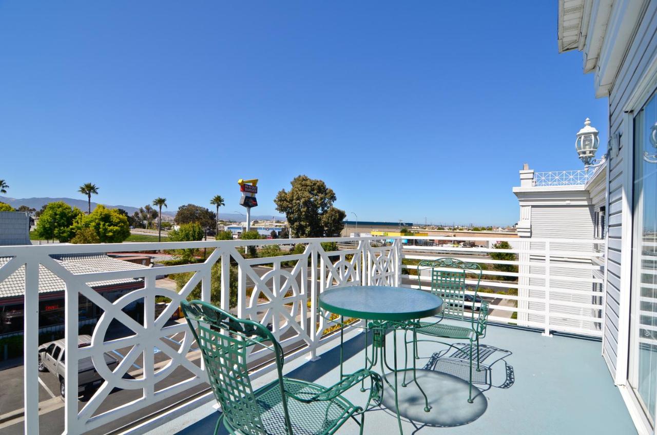 King Suite with Balcony at Best Western Salinas Monterey Hotel