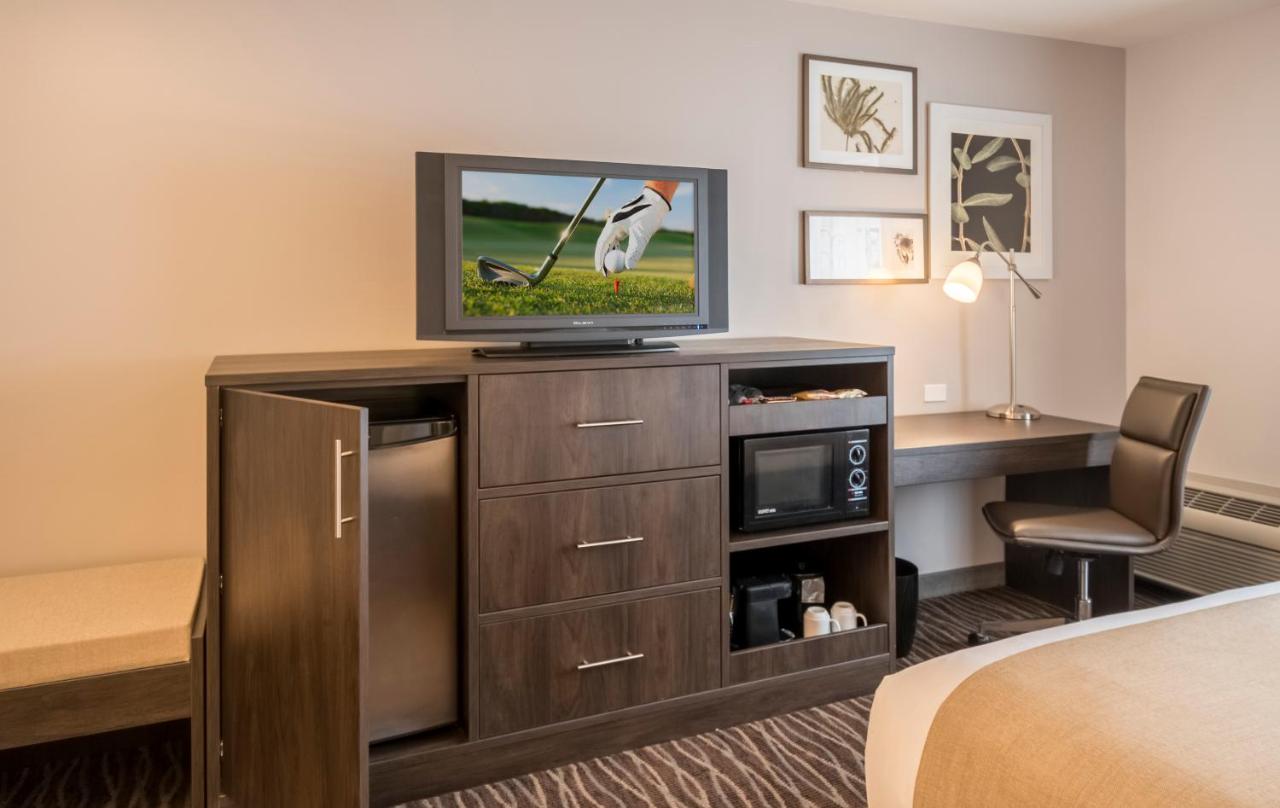 Queen Room with Two Queen Beds - Disability Access/Non-Smoking at Country Inn & Suites by Radisson, Rochester-Pittsford/Brighton, NY