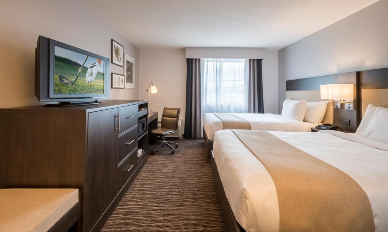 Queen Room with Two Queen Beds - Disability Access/Non-Smoking at Country Inn & Suites by Radisson, Rochester-Pittsford/Brighton, NY