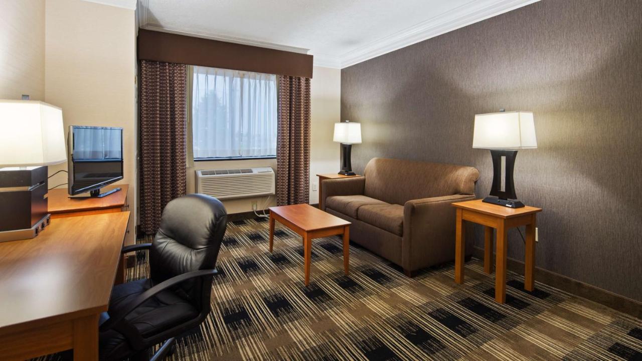  | Best Western The Inn At Rochester Airport