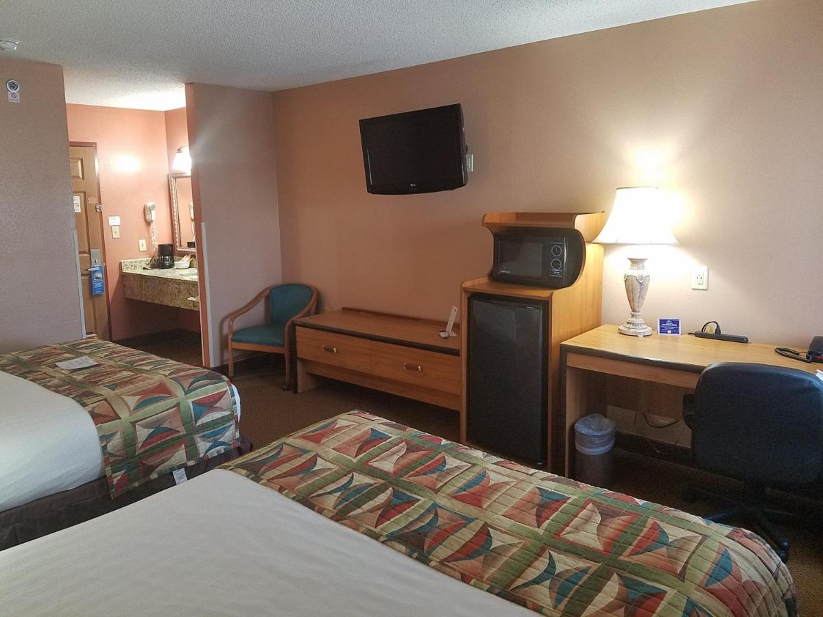 Deluxe Queen Room with Two Queen Beds - Non-Smoking at Baymont by Wyndham Sullivan