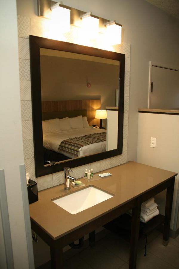 King Room - Non-Smoking at Country Inn & Suites by Radisson, Prineville, OR