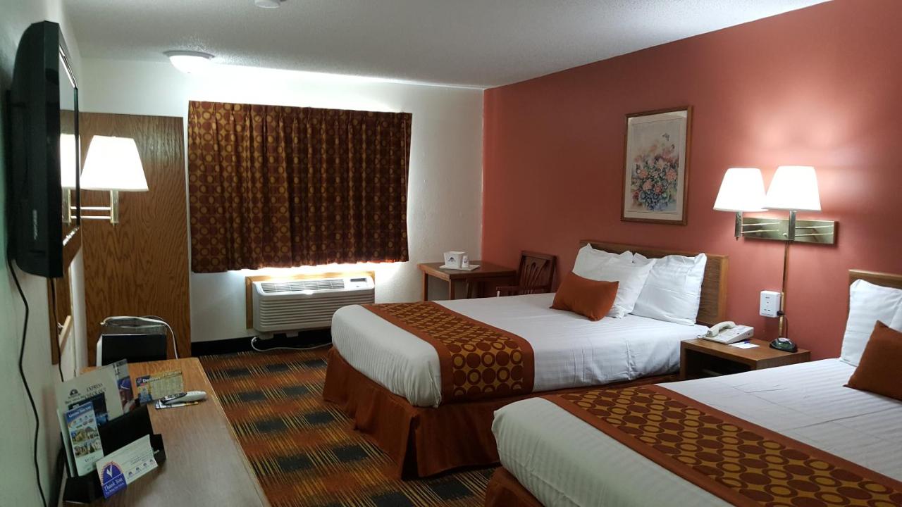 Queen Room with Two Queen Beds at Americas Best Value Inn & Suites Nevada