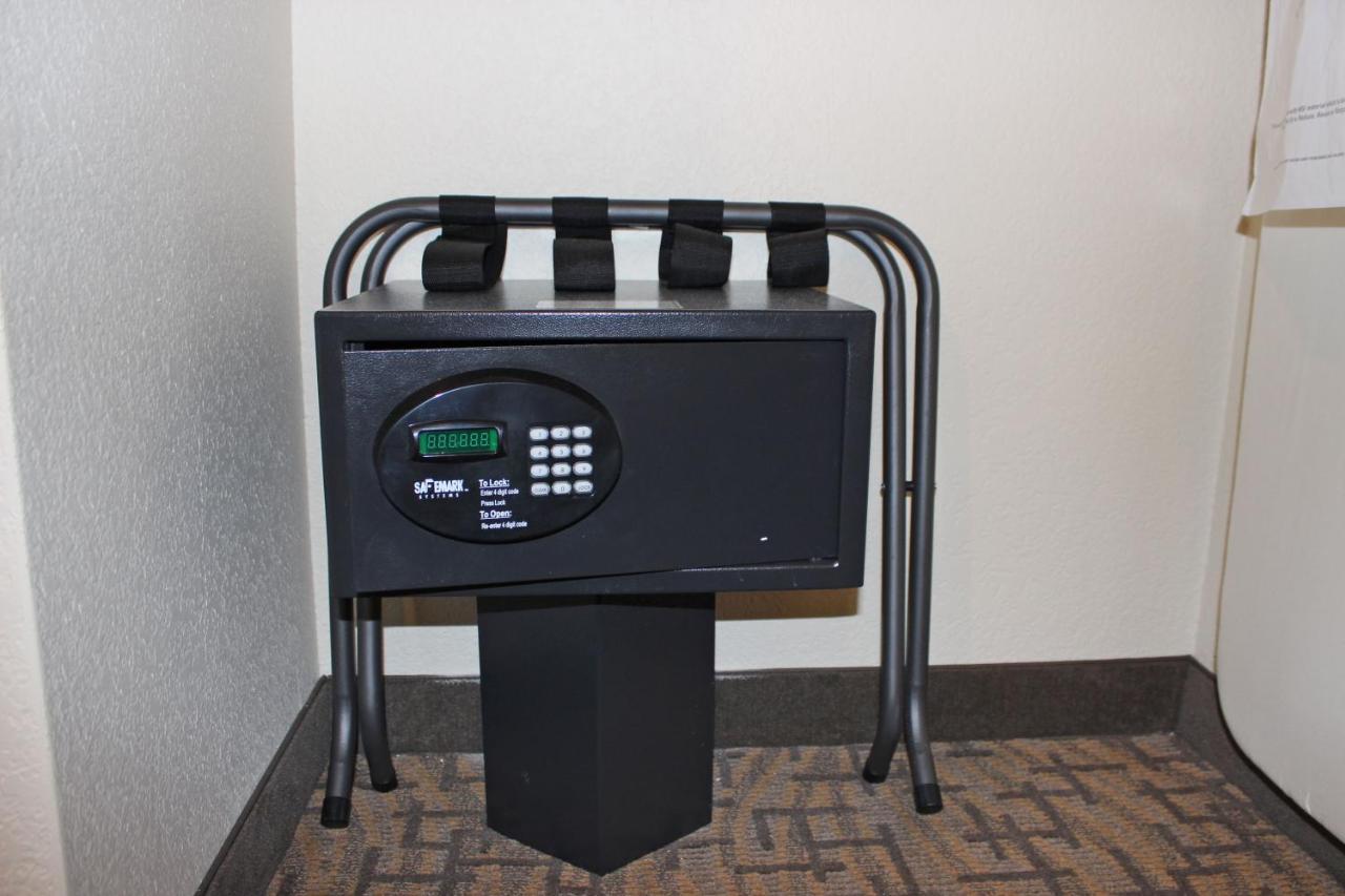 Deluxe King Room at Cobblestone Inn & Suites - Lamoni