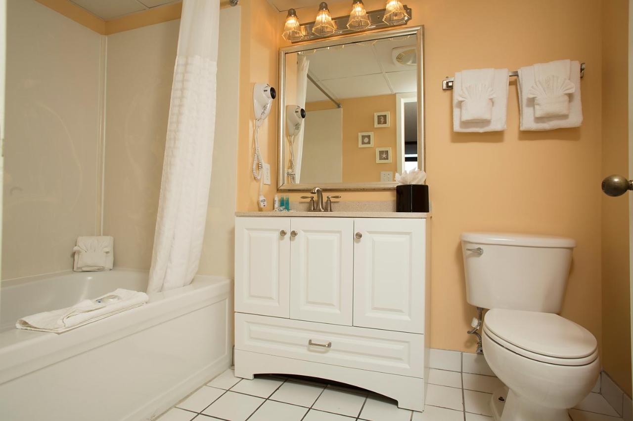 Three-Bedroom Apartment at Grande Shores Ocean Resorts Condominiums