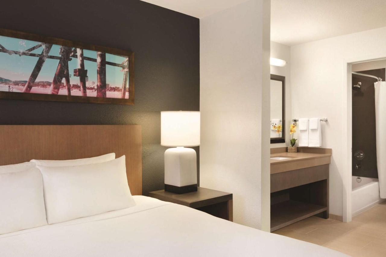 One-Bedroom King Suite - Non-Smoking at HYATT house Miami Airport