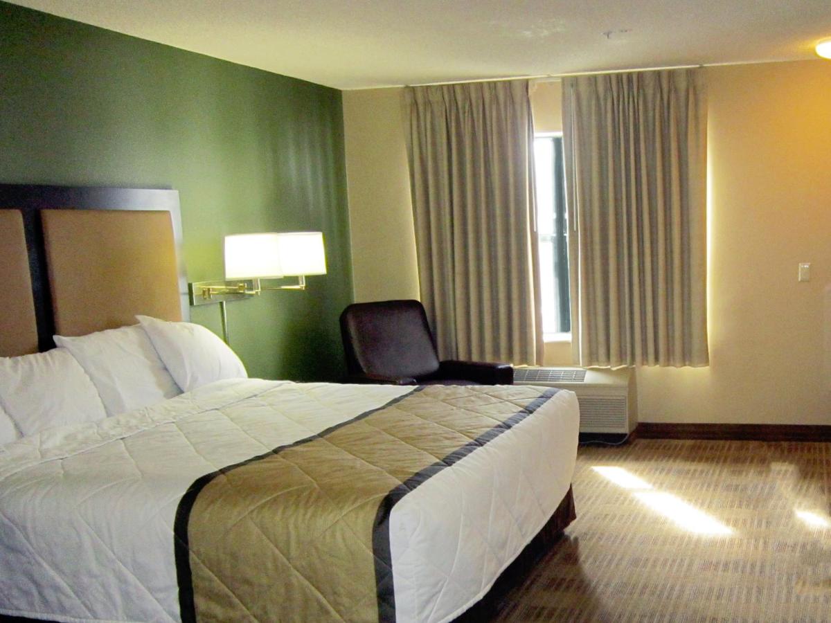 Deluxe Studio with 1 King Bed - Non-Smoking at Studio 6 Extended Stay Findlay Tiffin Avenue OH