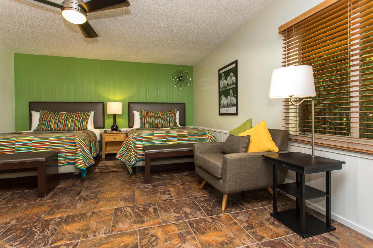 Executive Queen Room with Two Queen Beds at Desert Riviera Hotel