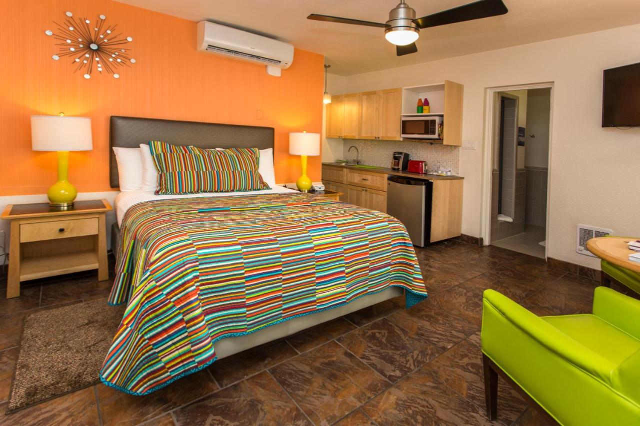 Queen Studio at Desert Riviera Hotel