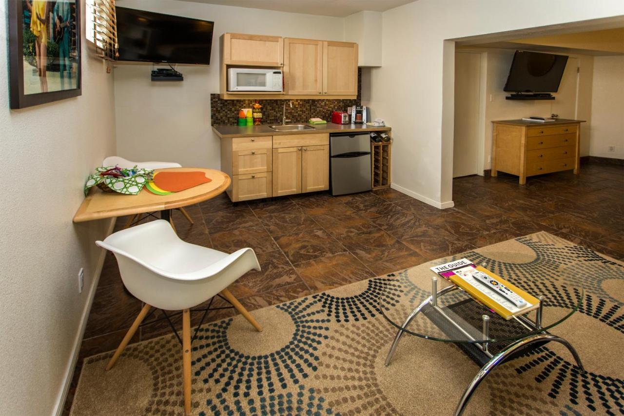 King Corner Suite at Desert Riviera Hotel