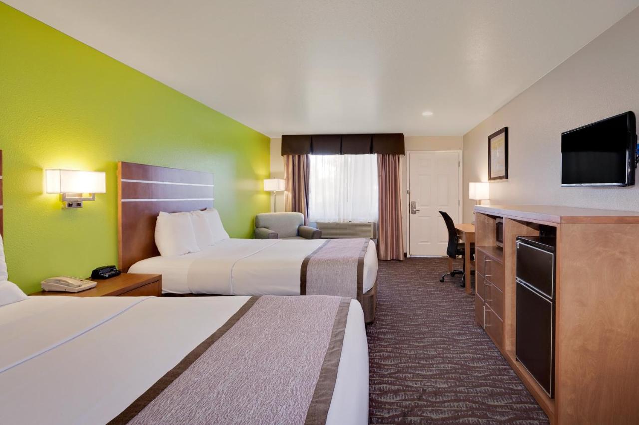 Queen Room with Two Queen Beds - Non-Smoking at Days Inn & Suites by Wyndham Arcata