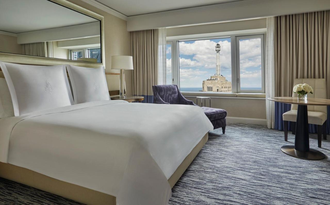King Room with Lake View at Four Seasons Hotel Chicago