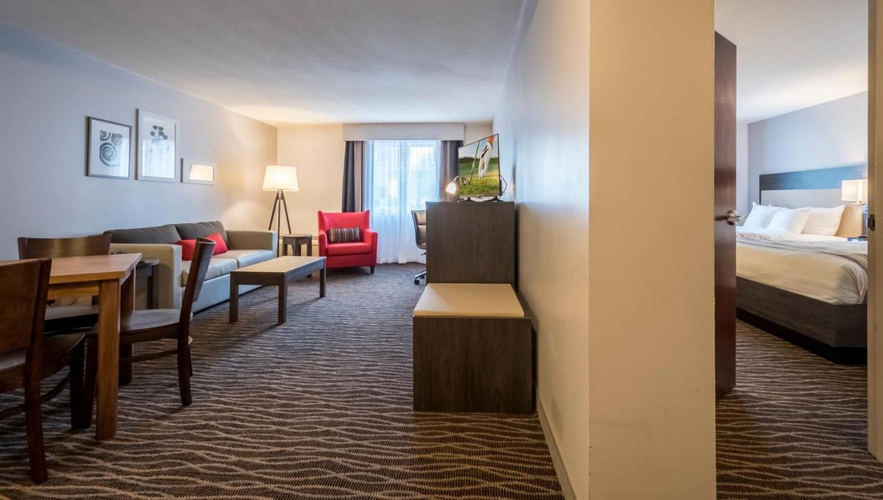 One-Bedroom Queen Suite - Disability Access/Non-Smoking at Country Inn & Suites by Radisson, Rochester-Pittsford/Brighton, NY