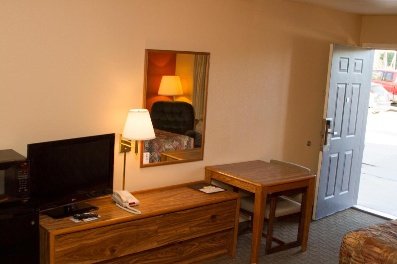 Double Room - Disability Access at Cottonwood Inn