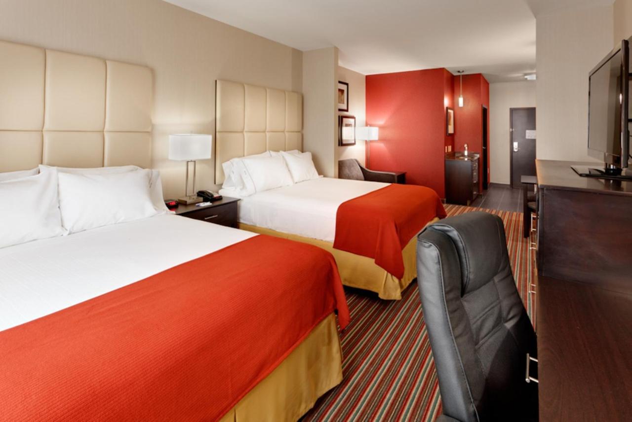 | Holiday Inn Express Hotel & Suites York NE - Market