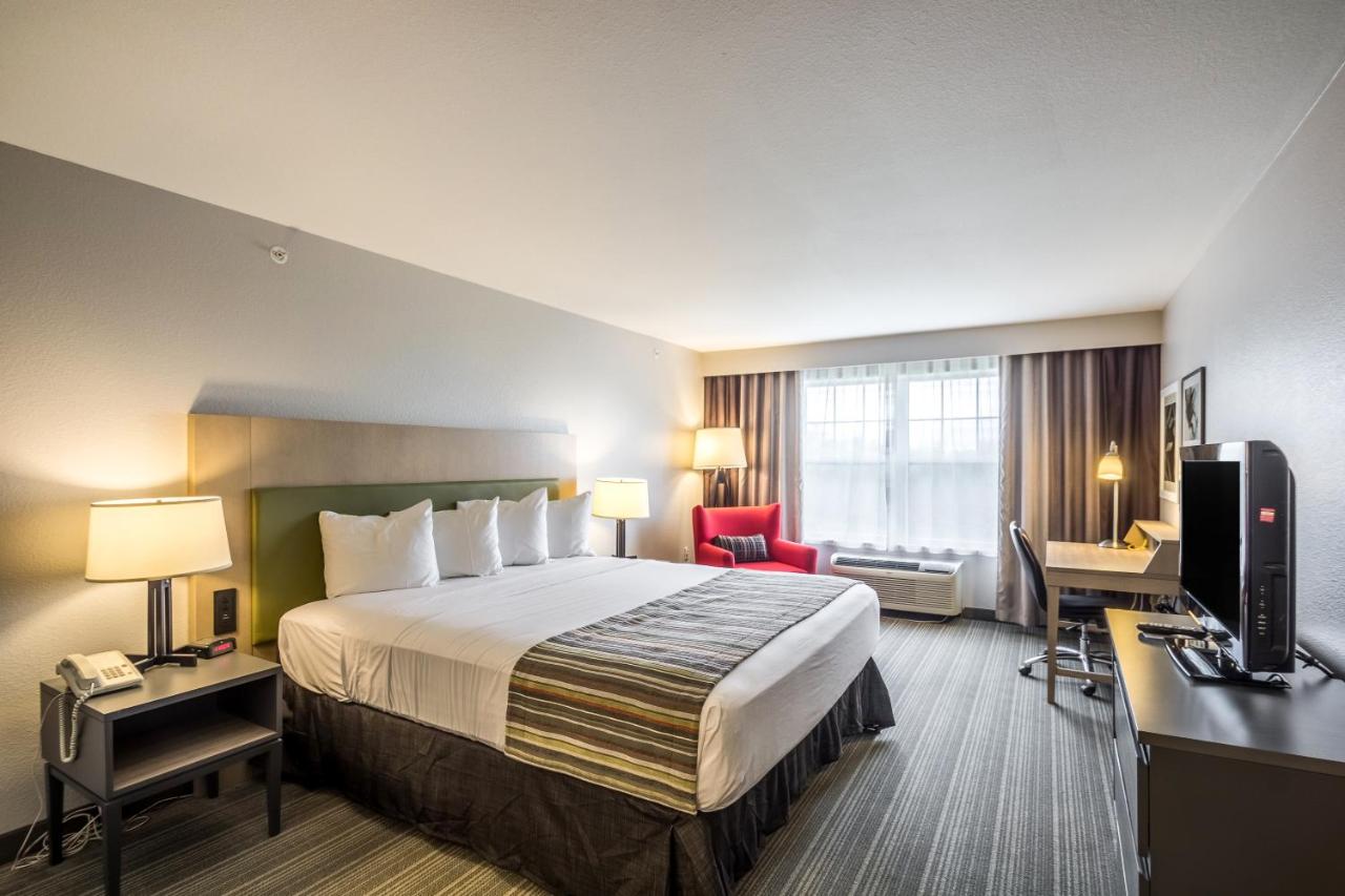King Room - Disability Access/Non-Smoking at Country Inn & Suites by Radisson, Fond du Lac, WI