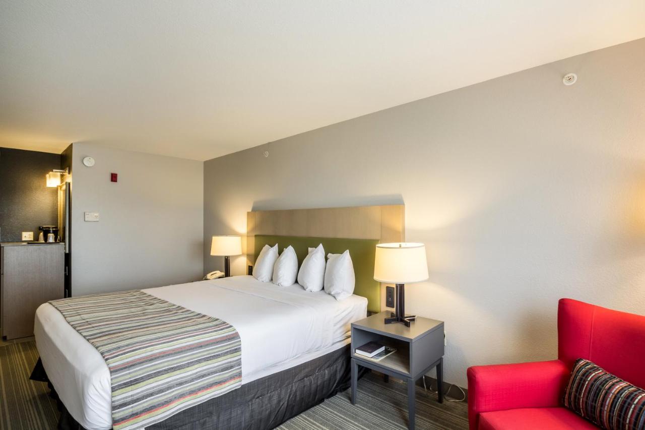 King Room - Disability Access/Non-Smoking at Country Inn & Suites by Radisson, Fond du Lac, WI