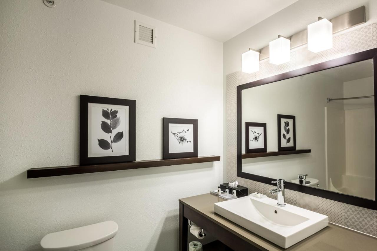 King Room - Non-Smoking at Country Inn & Suites by Radisson, Fond du Lac, WI