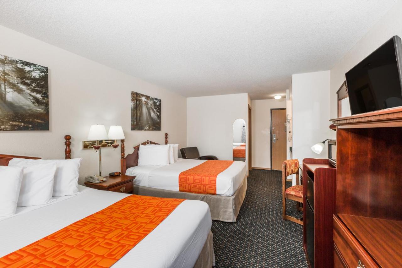 Queen Room with Two Queen Beds - Non-Smoking at Howard Johnson by Wyndham Wichita Airport