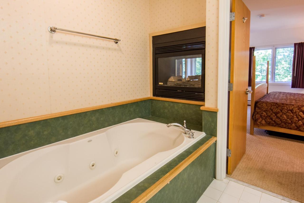 Luxury Triple Room at Smuggler's Notch Resort by Resort Stay