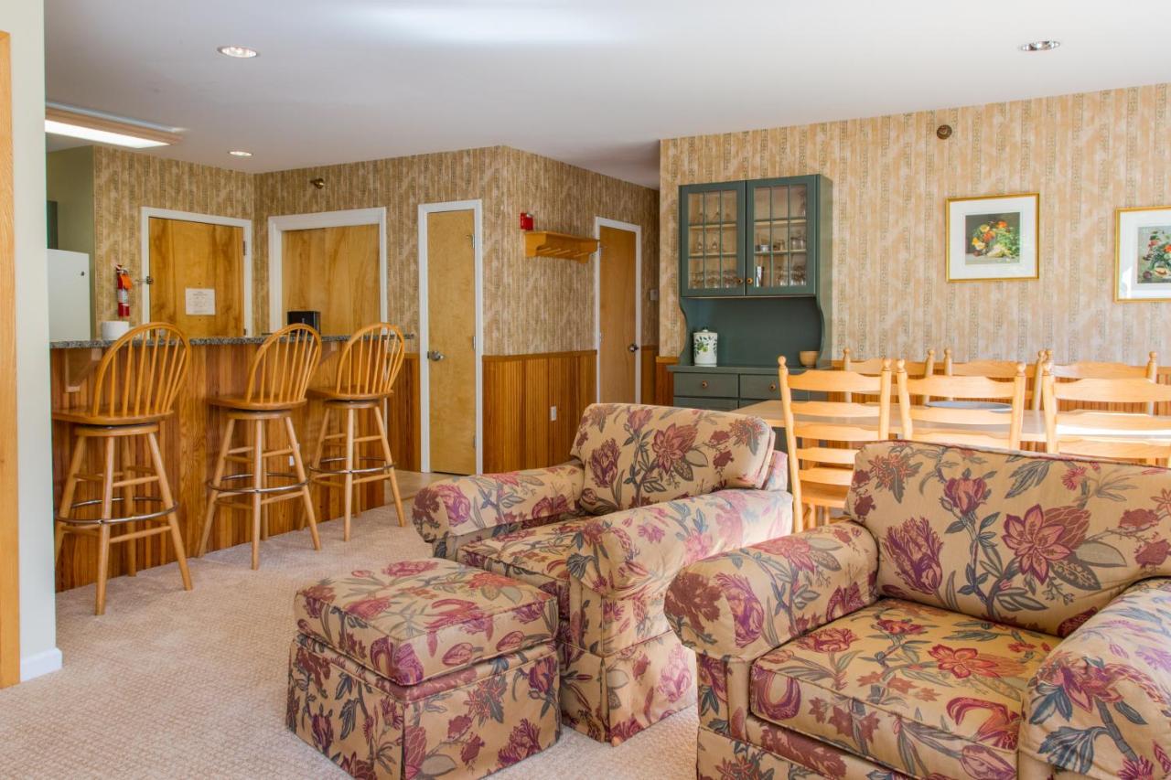 Luxury Triple Room at Smuggler's Notch Resort by Resort Stay