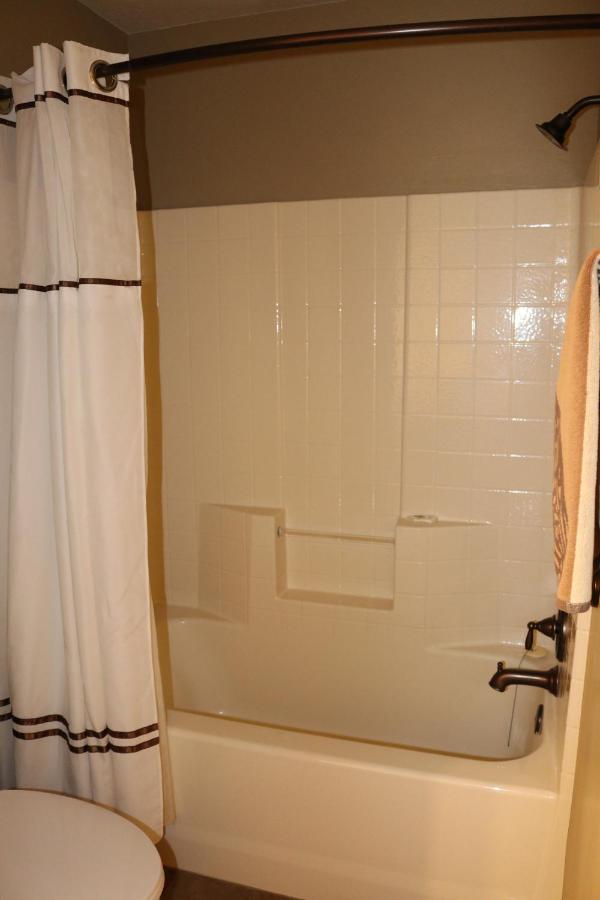 Deluxe Double Room at Hidden Canyon Retreat
