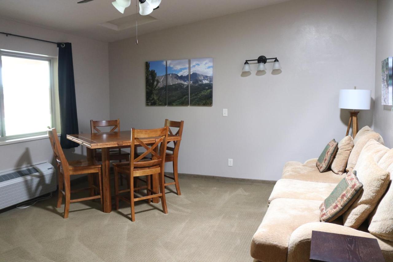 Deluxe Double Room at Hidden Canyon Retreat