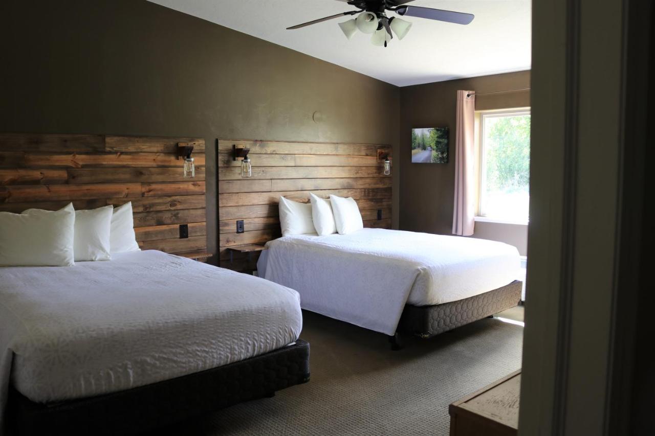Deluxe Double Room at Hidden Canyon Retreat