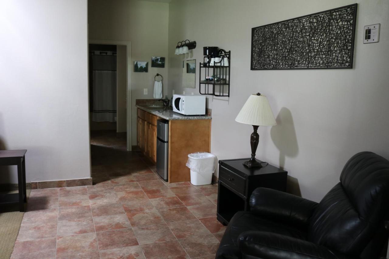 Deluxe Double Room at Hidden Canyon Retreat