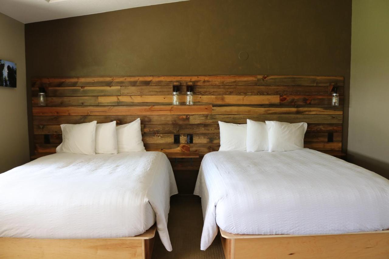 Standard Queen Room at Hidden Canyon Retreat