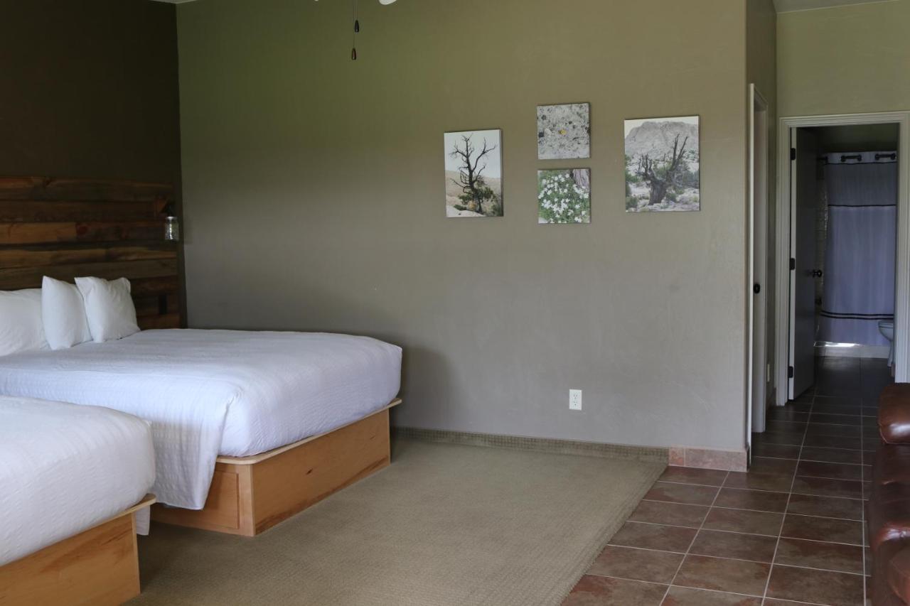 Standard Queen Room at Hidden Canyon Retreat
