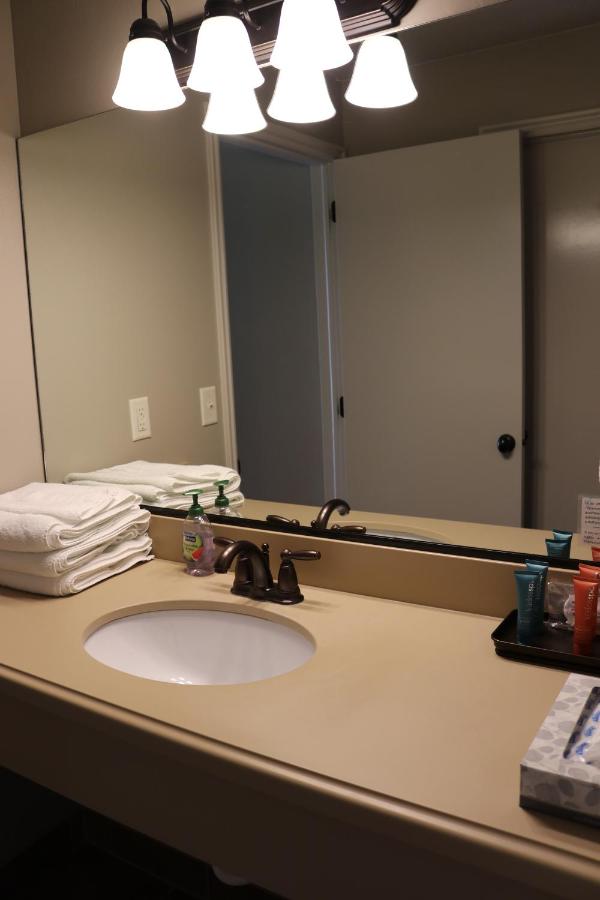 Deluxe Double Room at Hidden Canyon Retreat
