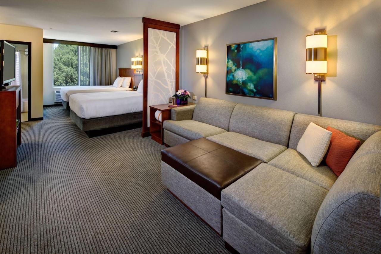 Queen Room with Two Queen Beds - Disability Access at Hyatt Place UC Davis