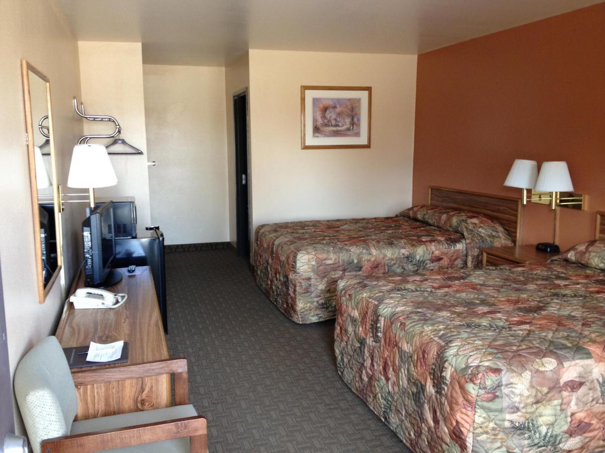 Standard Double Room at Cottonwood Inn