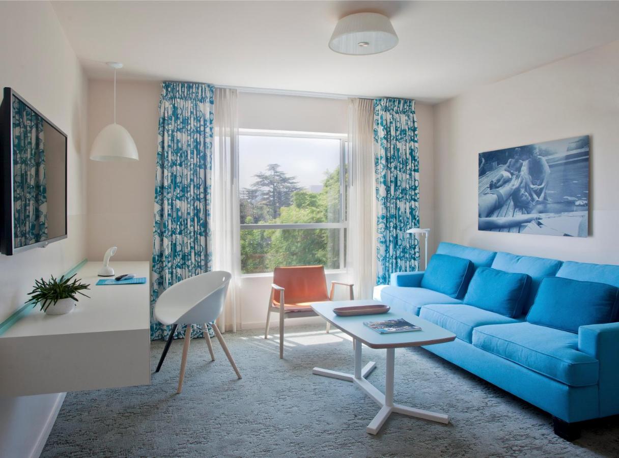 Corner Suite at Beverly Laurel Hotel at West Hollywood