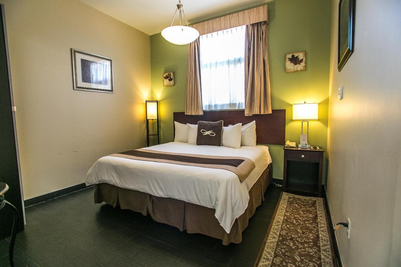King Suite at Pointe Plaza Hotel