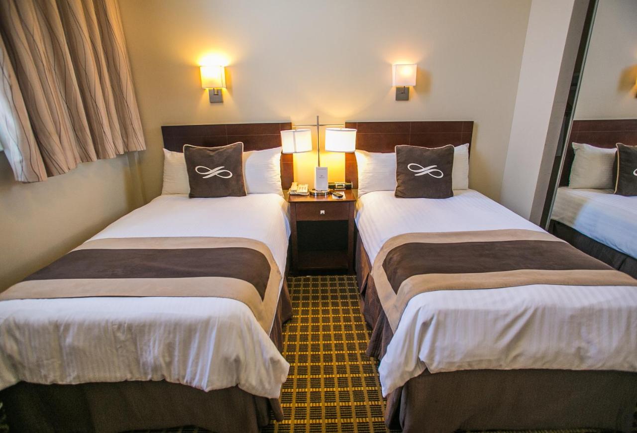 Twin Suite at Pointe Plaza Hotel