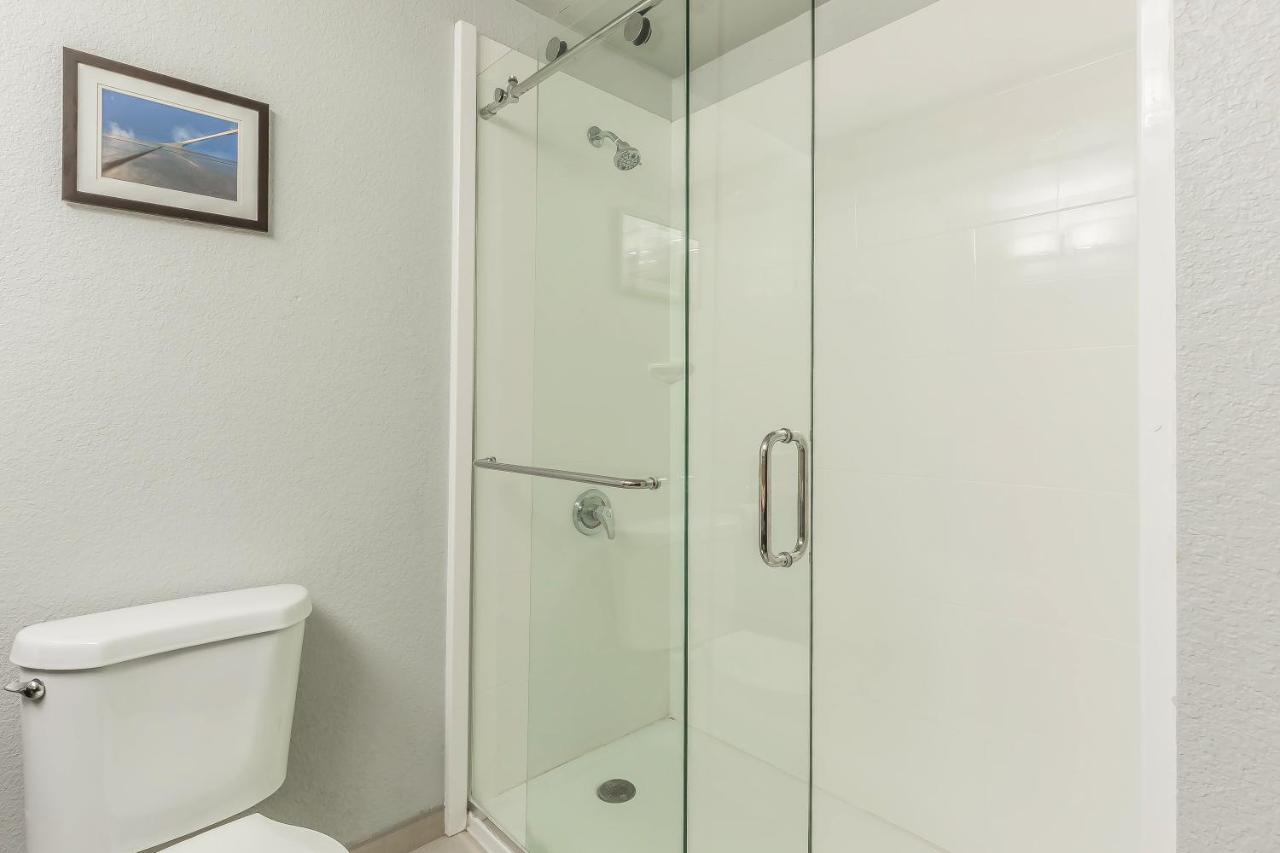 King Room - Non-Smoking at Comfort Inn Alton near I-255