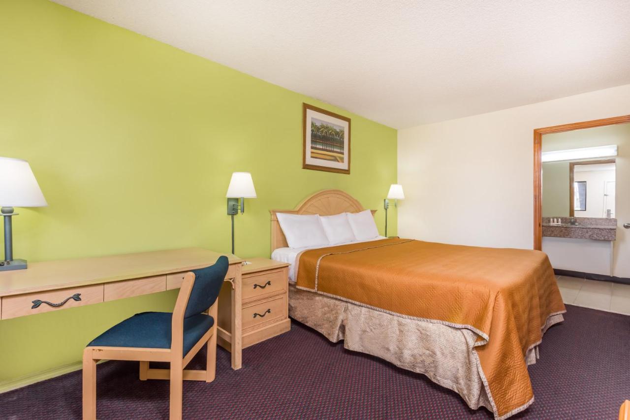 King Room - Disability Access - Non-Smoking at Ramada by Wyndham Cordele