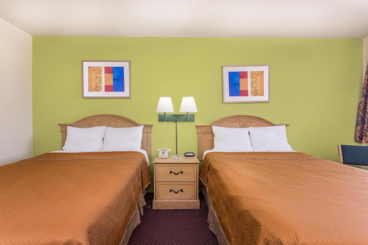 Double Room with Two Double Beds - Smoking at Ramada by Wyndham Cordele